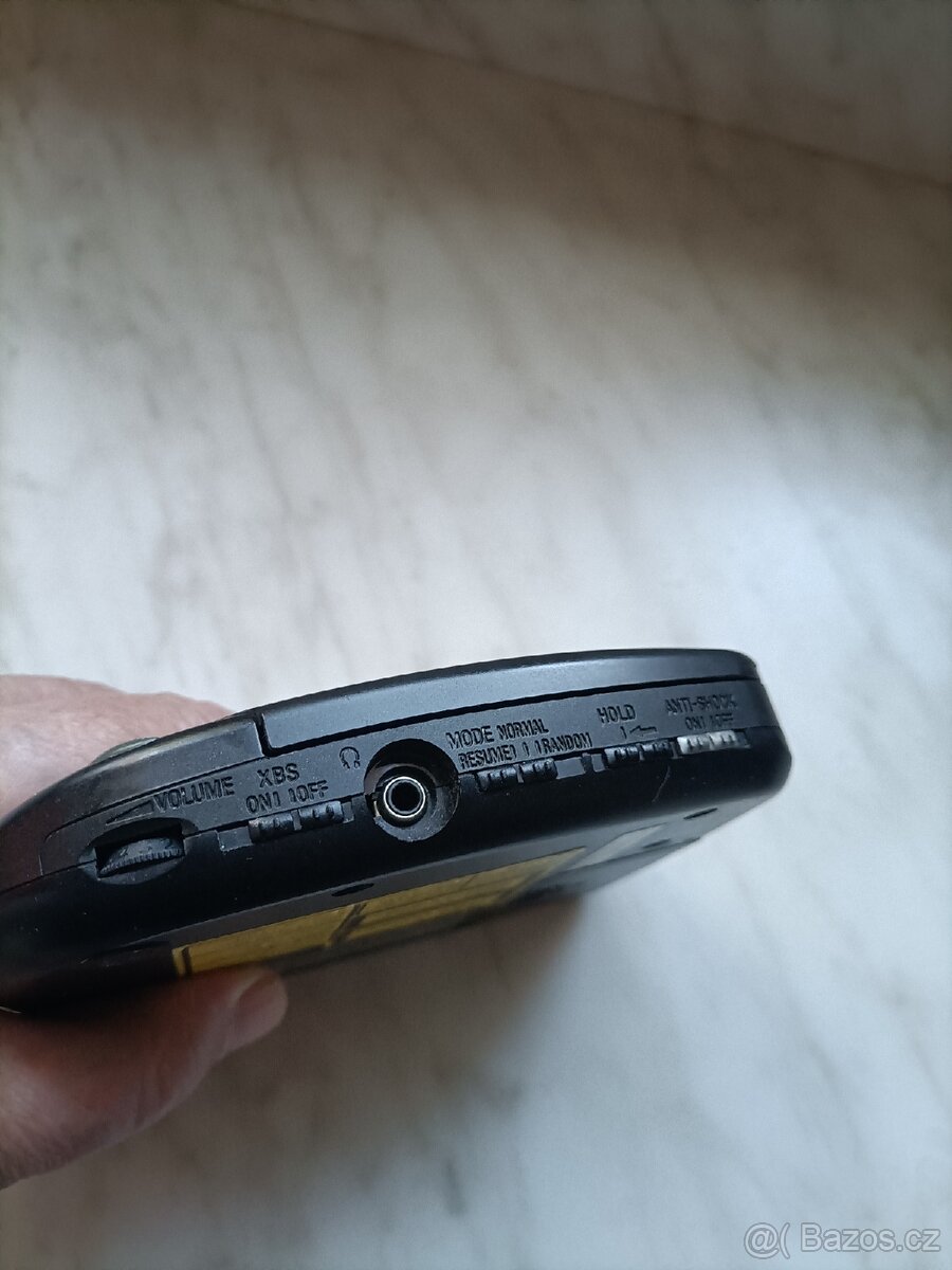 Koupím nabíječku k Technics - Discmen - 2