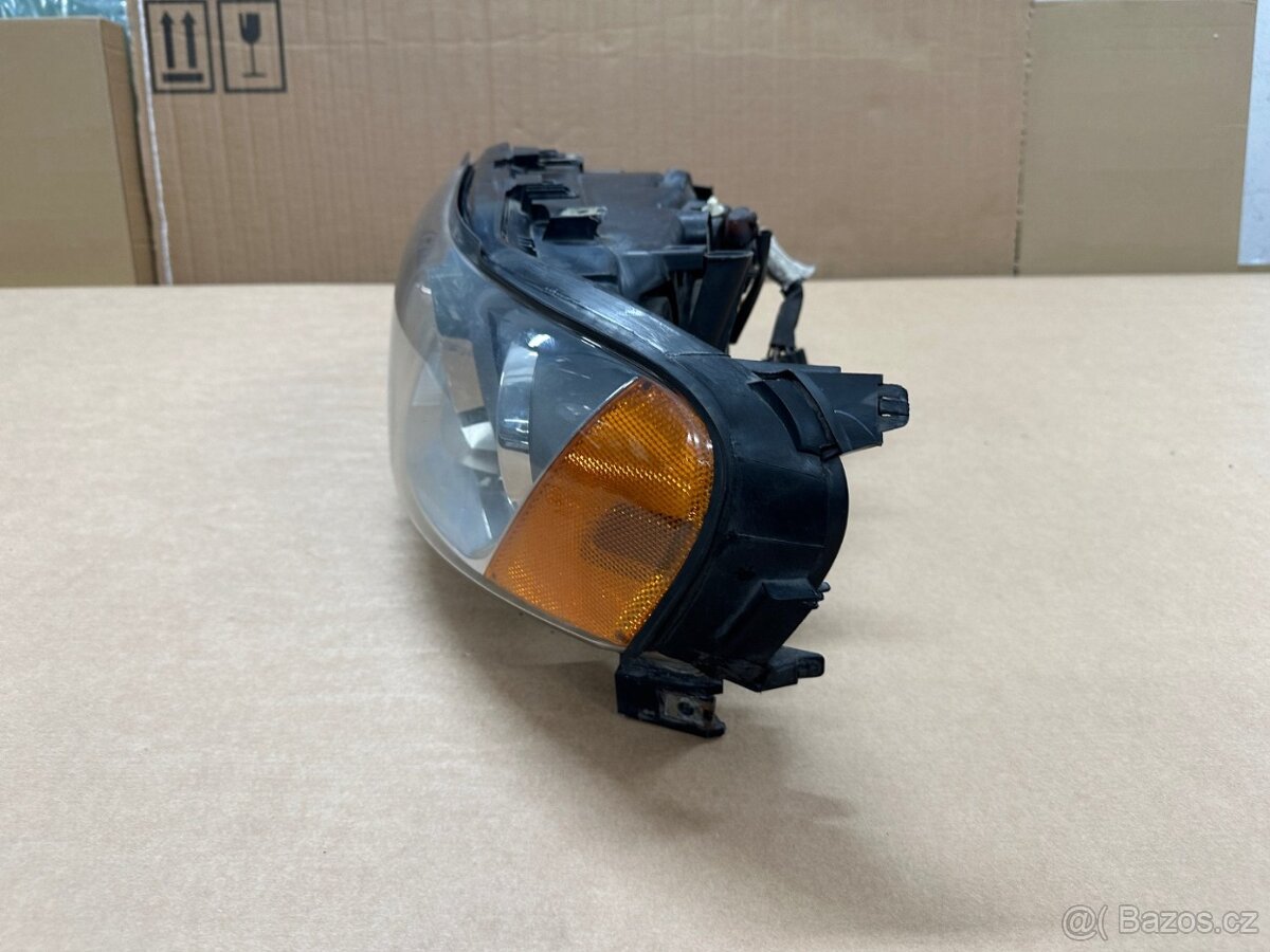 LEVÁ PŘEDNÍ LAMPA V70 04-07 - 2