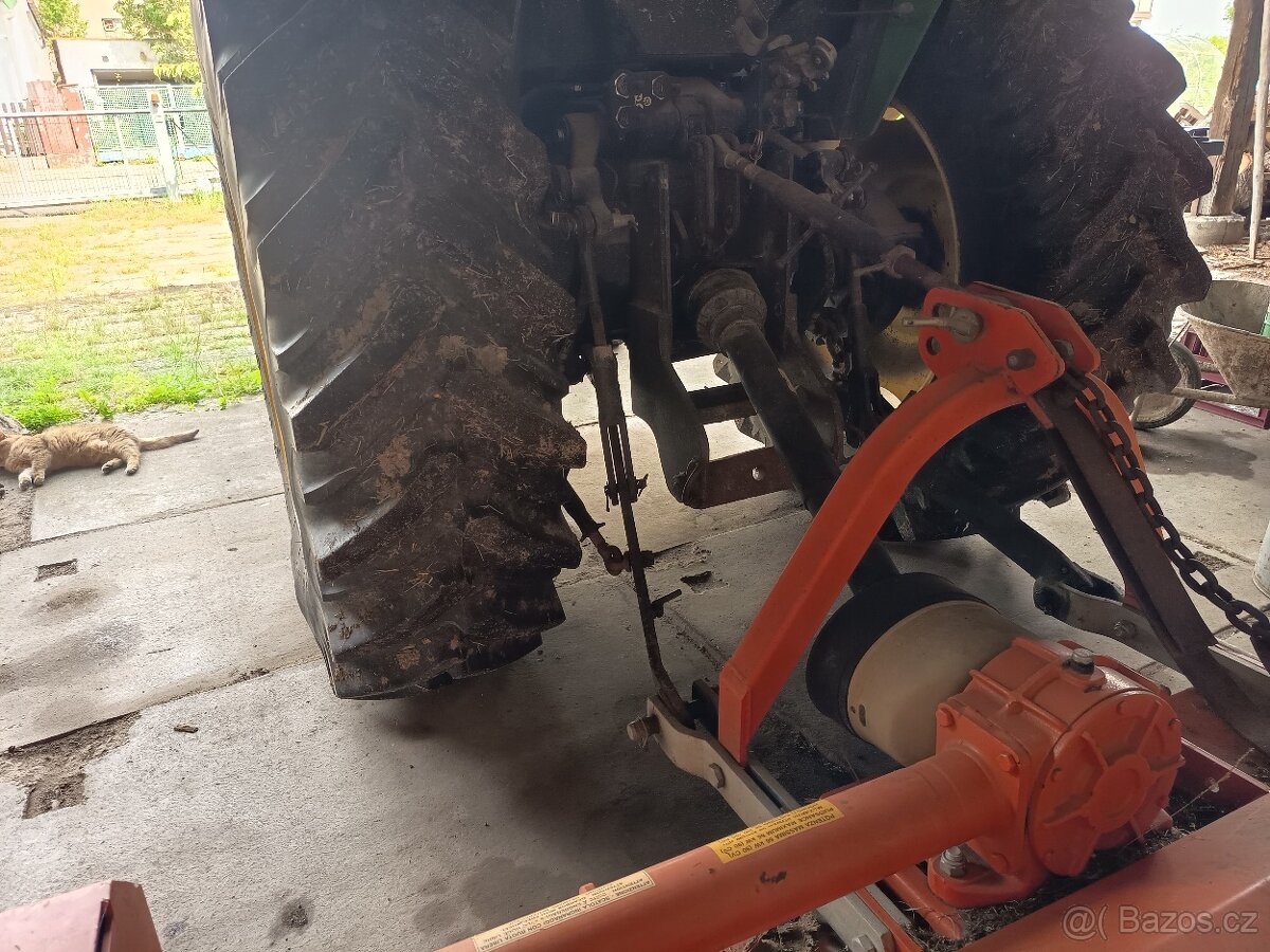 John Deere ,Zetor - 2