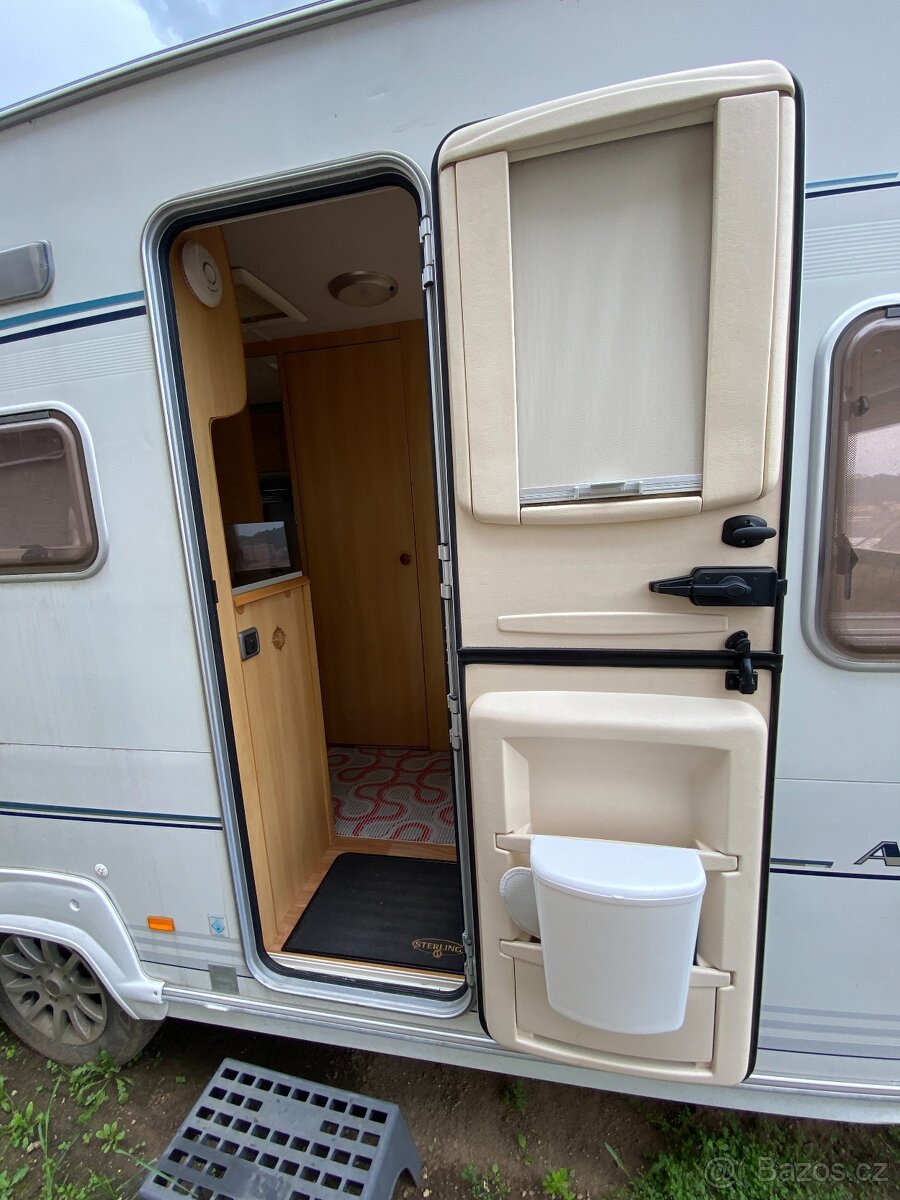 Anglický karavan Sterling + předstan a další příslušenství - 2