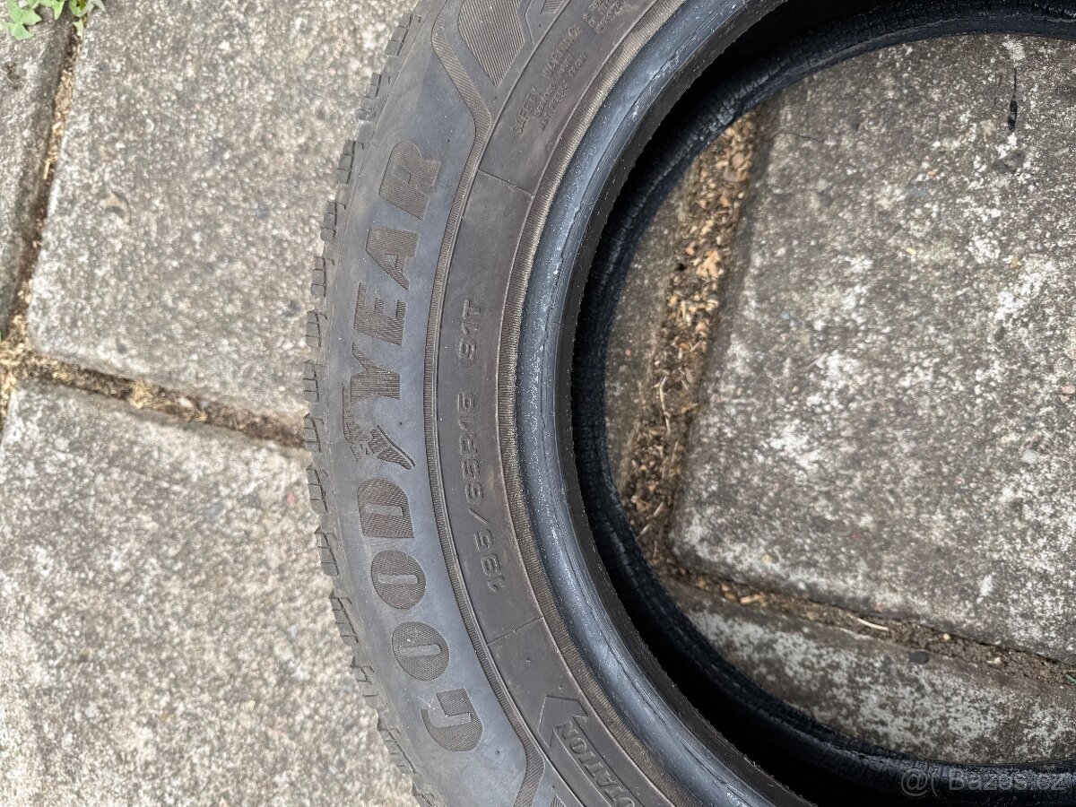Pneu 2 ks 195/65 R15 - 2