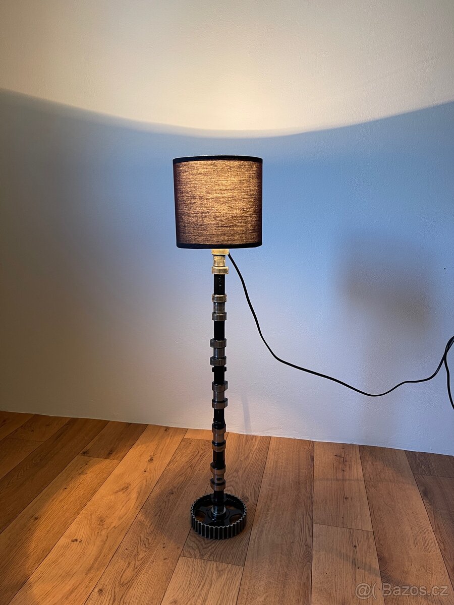 Lampa z vačky motoru - 2