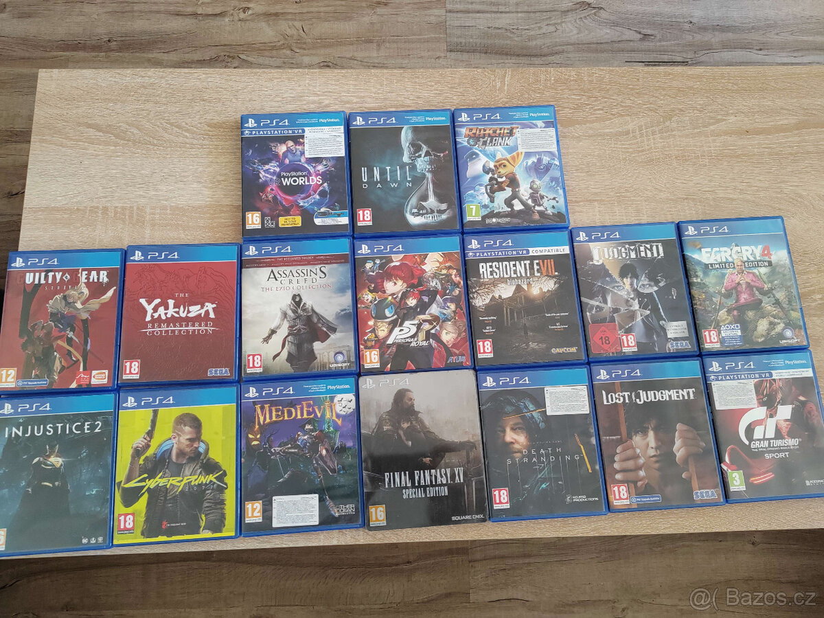 Playstation 4 + dva ovladače (Hry samostatně) - 2