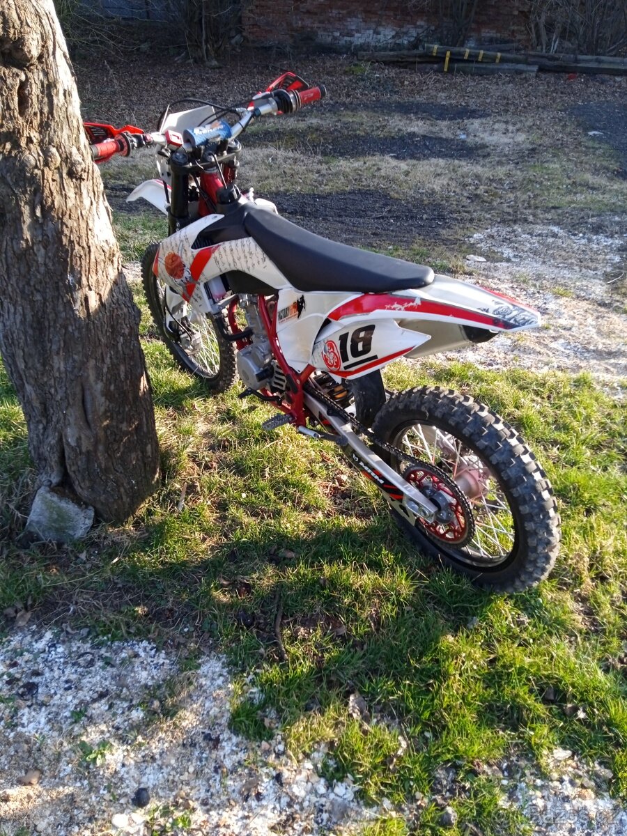 Moto 300 ccm/4-takt,replika KTM (zánovní moto)