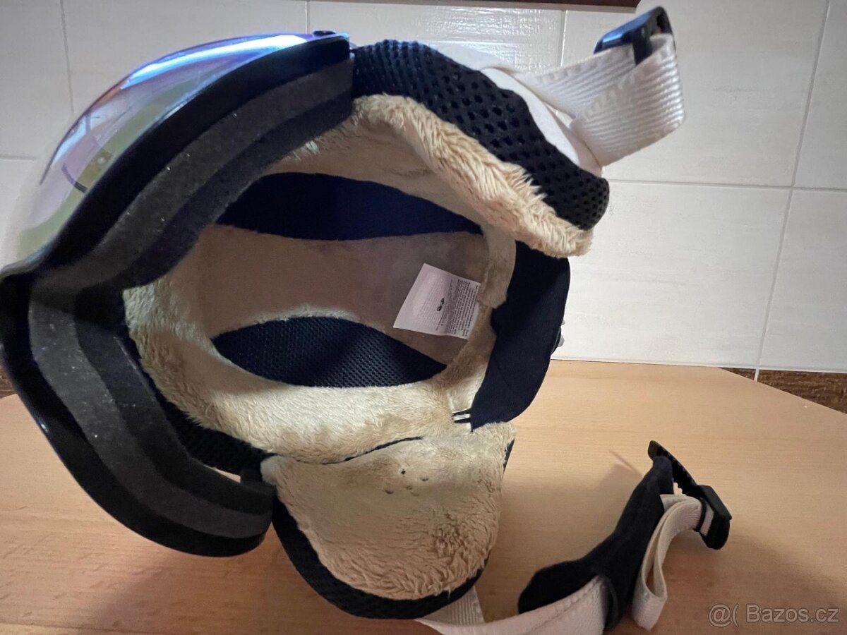 Dámská lyžařská přilba Mango - 2