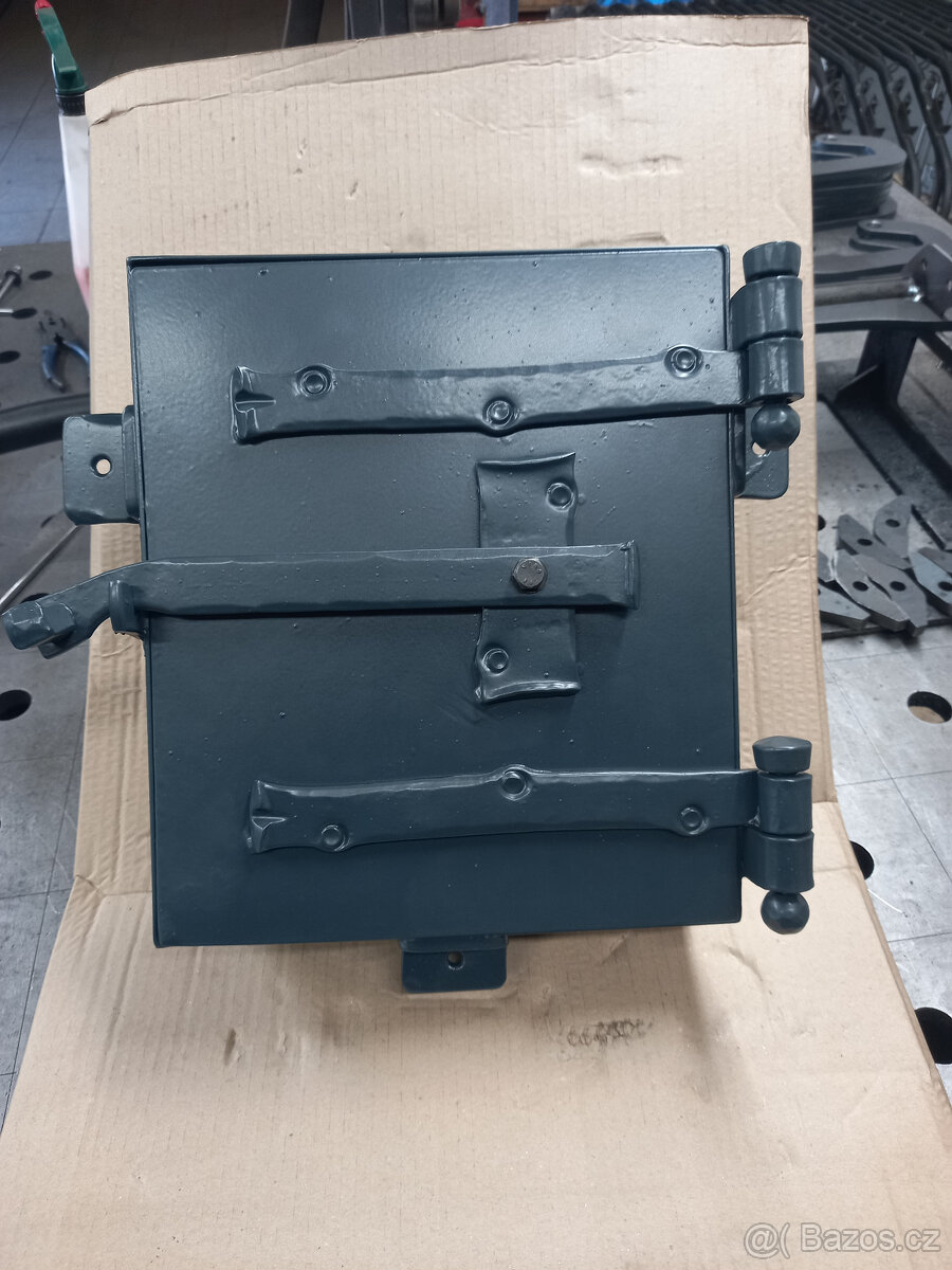 Kovaná poštovní schránka - 2