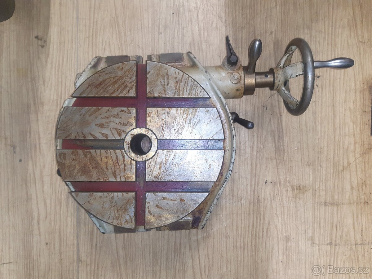 Otočný stůl na frézku - 2