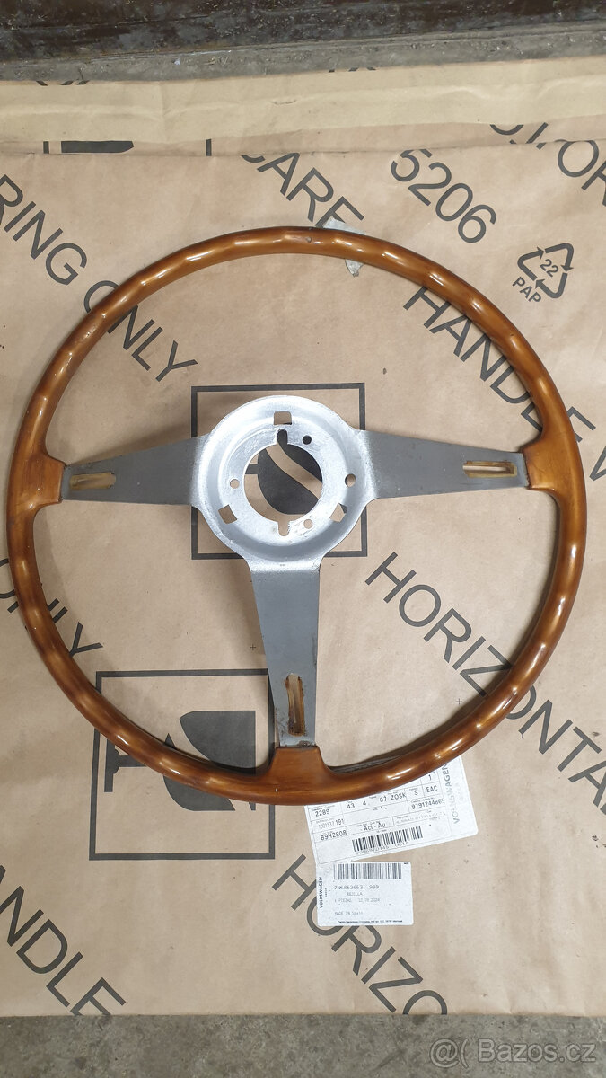 Dreveny volant Alfa Romeo Spider - 2