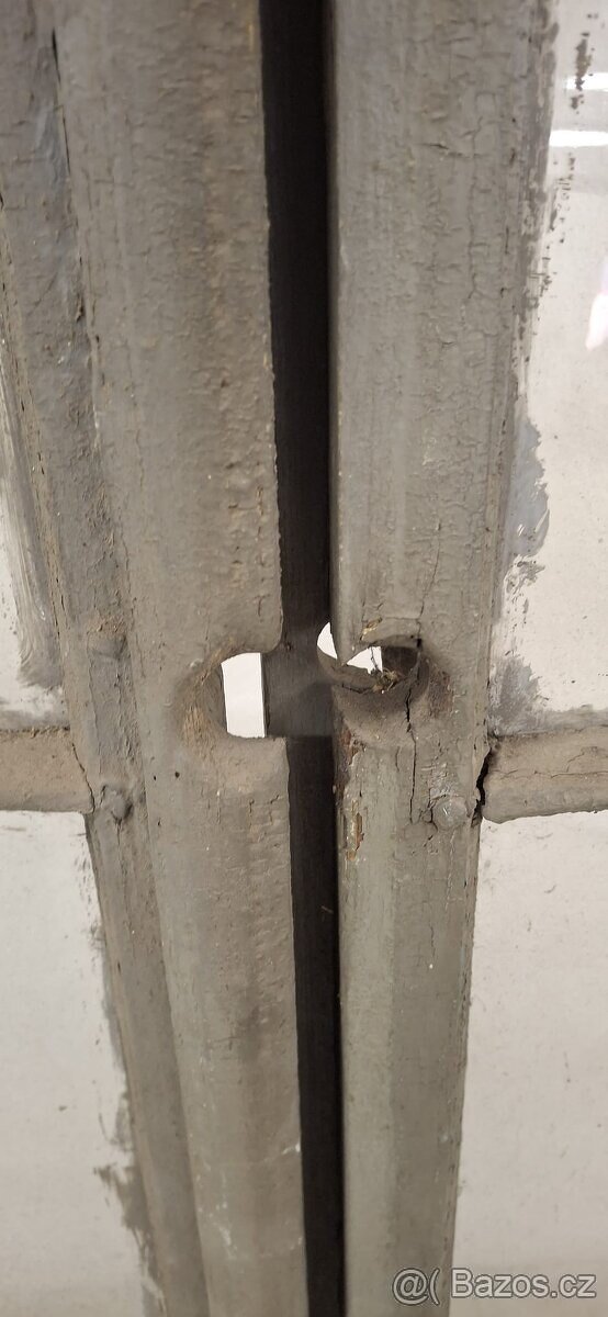 Staré dřevěné okno - 2