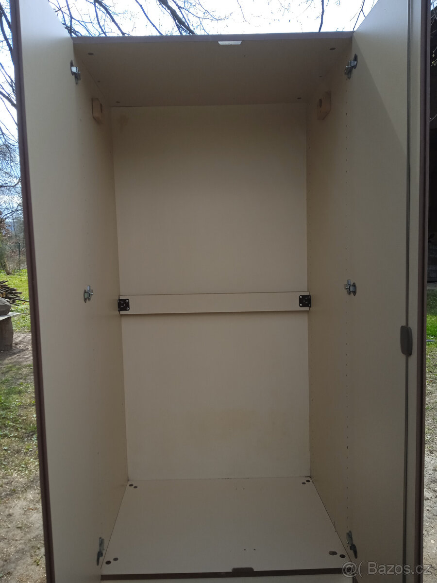 Prodej šatní skříně - 2