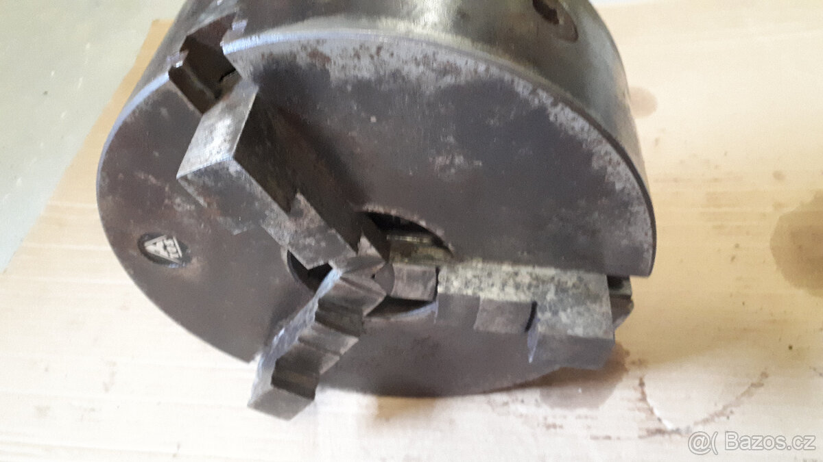 Upínací hlava k soustruhu - 2