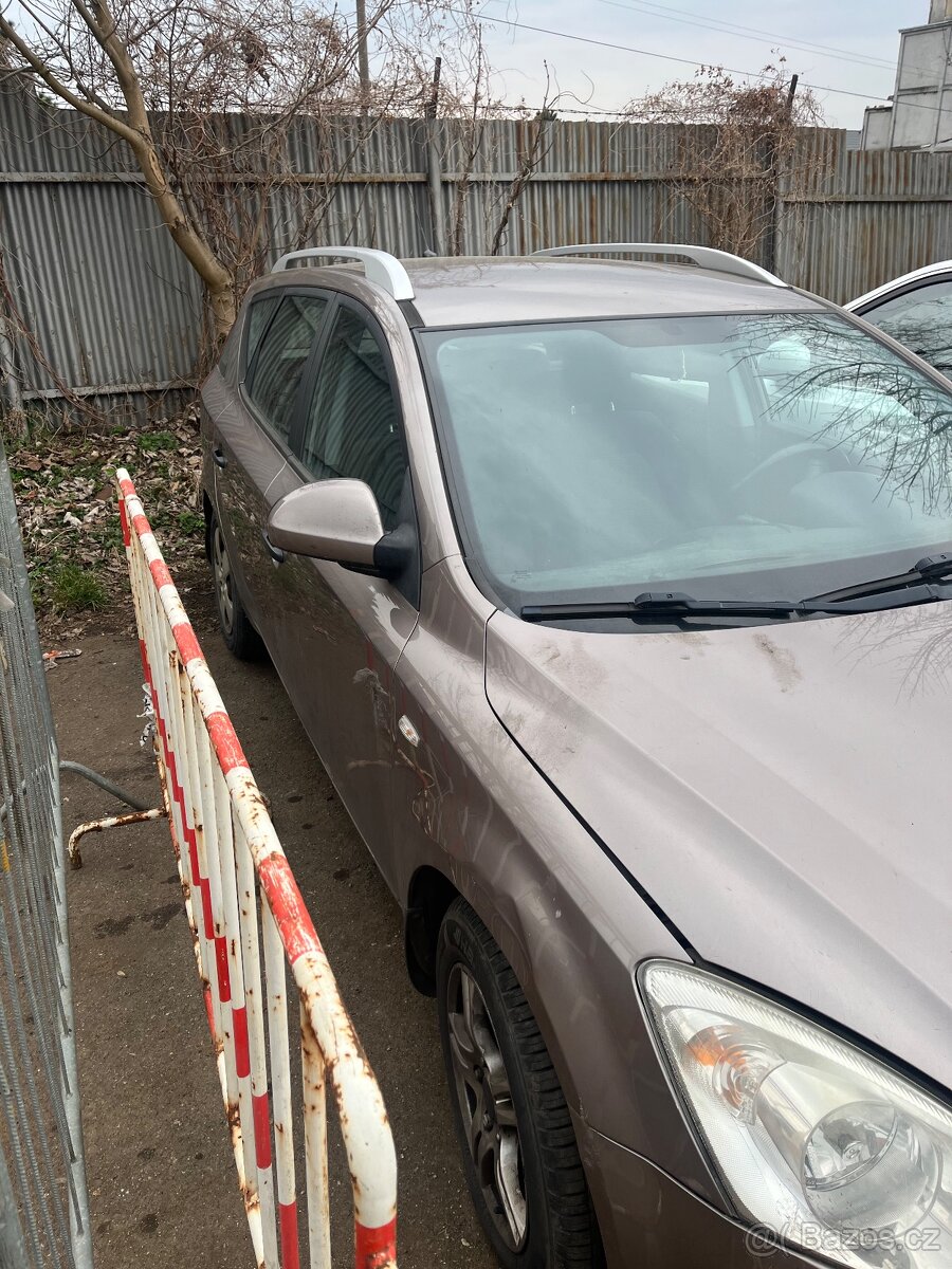 Kia Ceed 2009 1.6 CRDI 85KW - 2