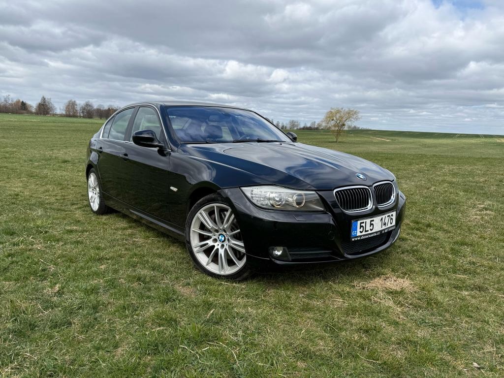 BMW Řada 3, 330i - XENONY - 2