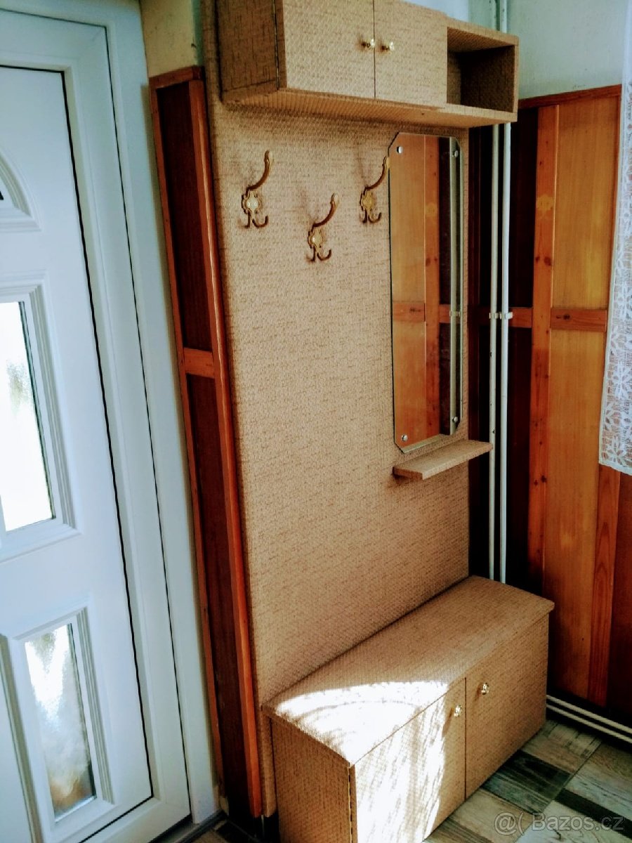 Botník s věšákem - 2