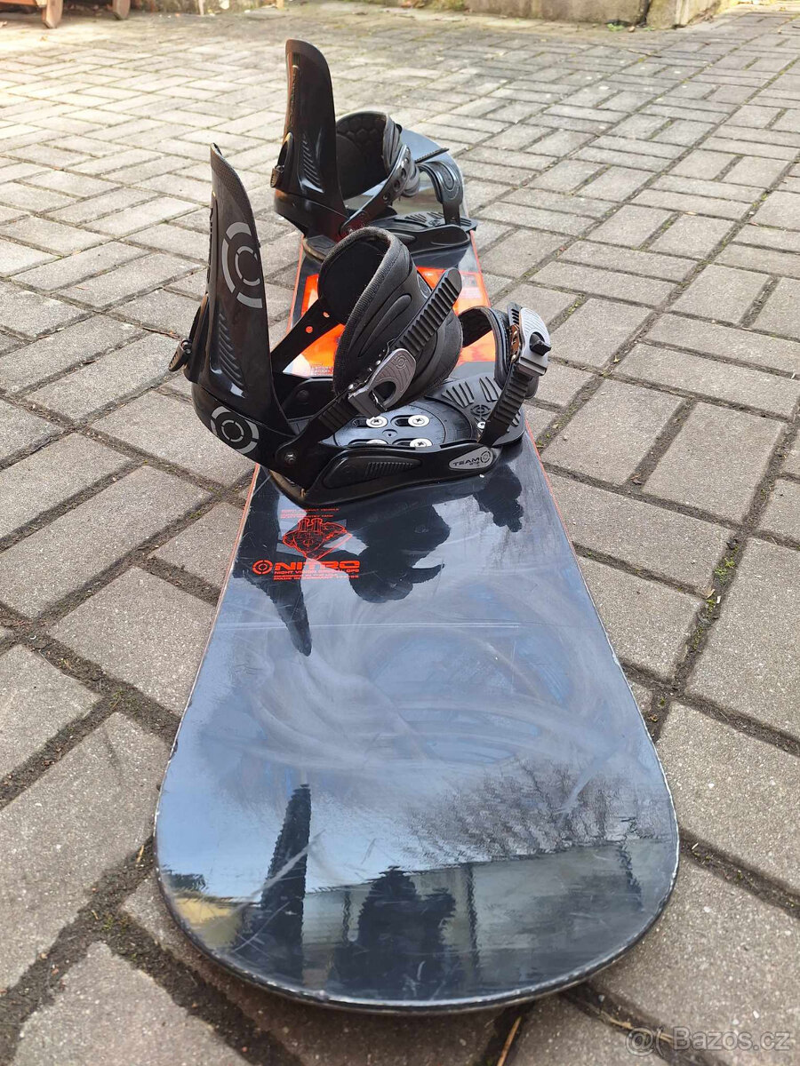 Snowboard Nitro Target o délce 157cm s vázáním stejné značky - 2