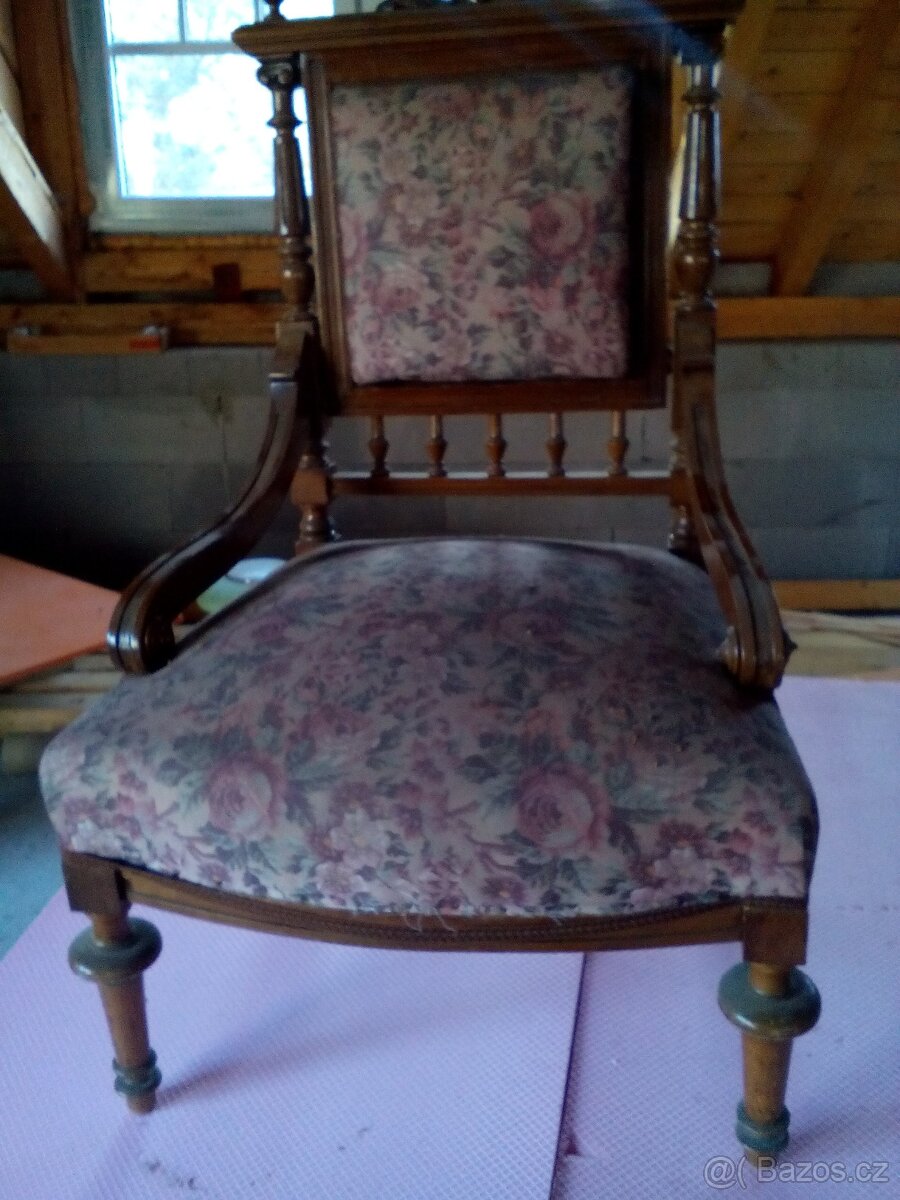 stará křesla - 2