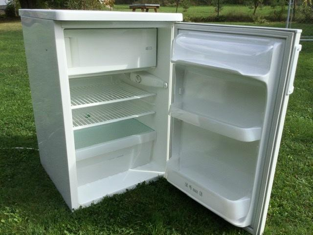 MALÁ CHLADNIČKA ZANUSSI - 85cm - A+ - 2