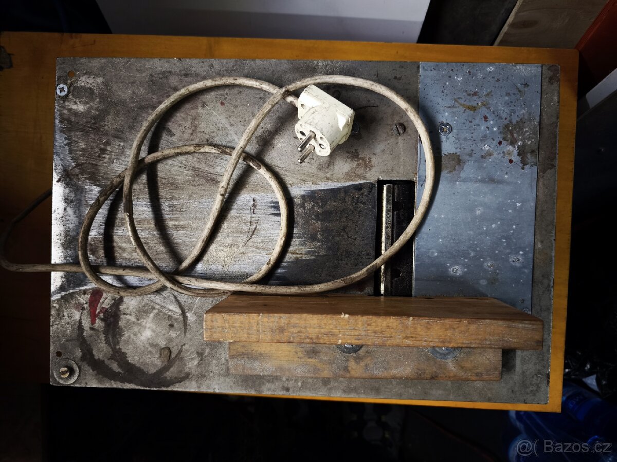 Prodám stolní hoblovku. - 2