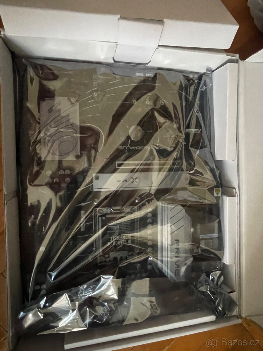 Prodám zde novou nepoužitou základní desku. - 2