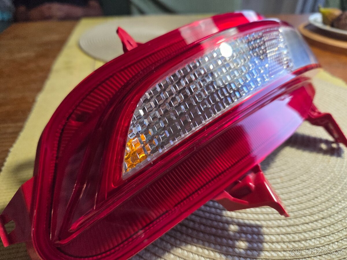 Zadní couvací/mlhové světlo na Hyundai Tucson NX4 2021-2024 - 2