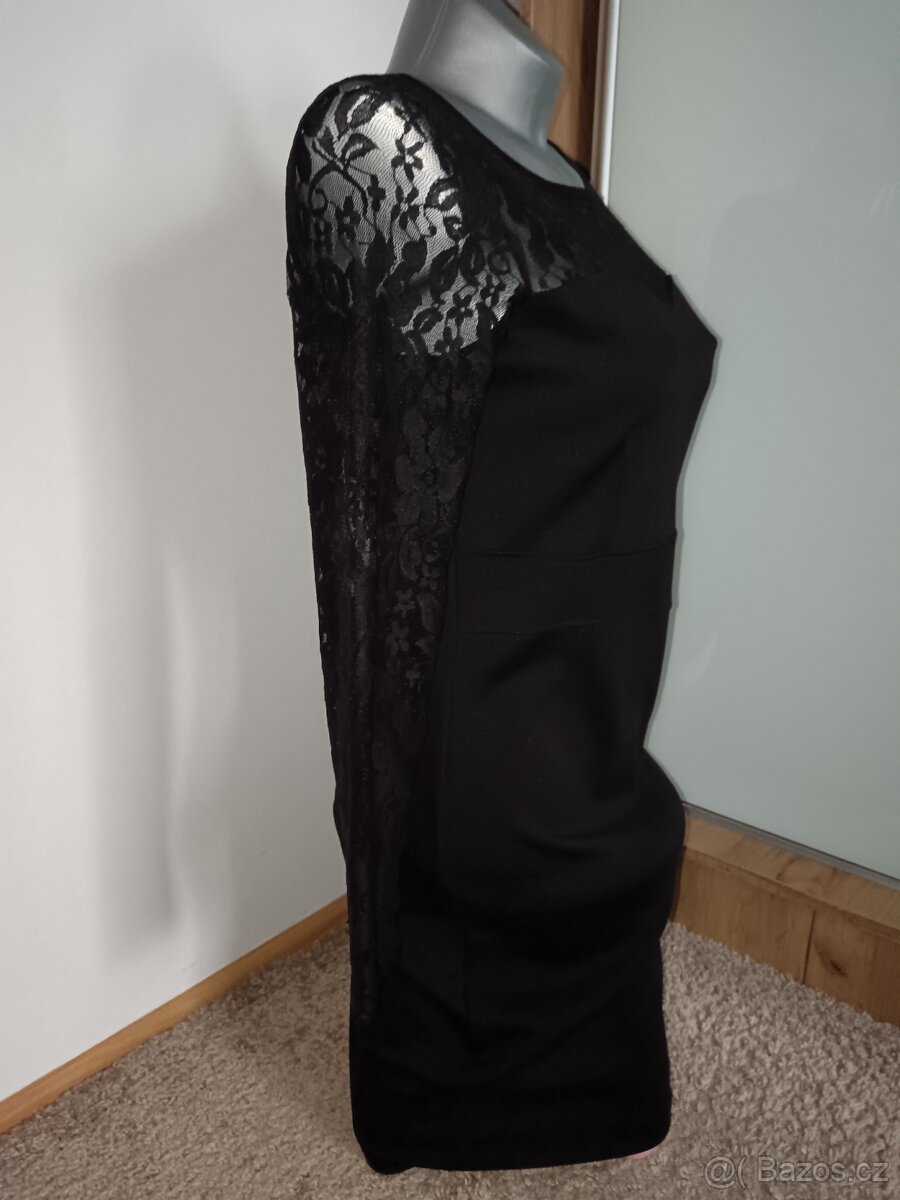 Dámské černé šaty. - 2