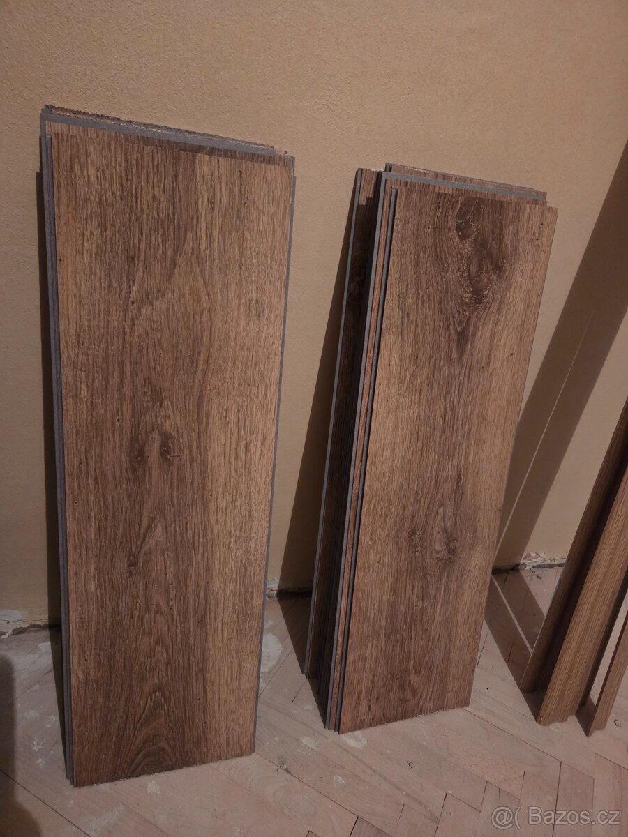 Plovoucí podlaha a lišty - 2