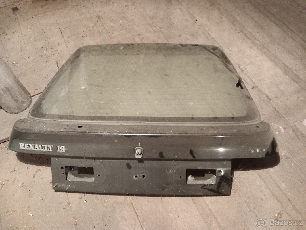 Renault 19- páté dveře - 2