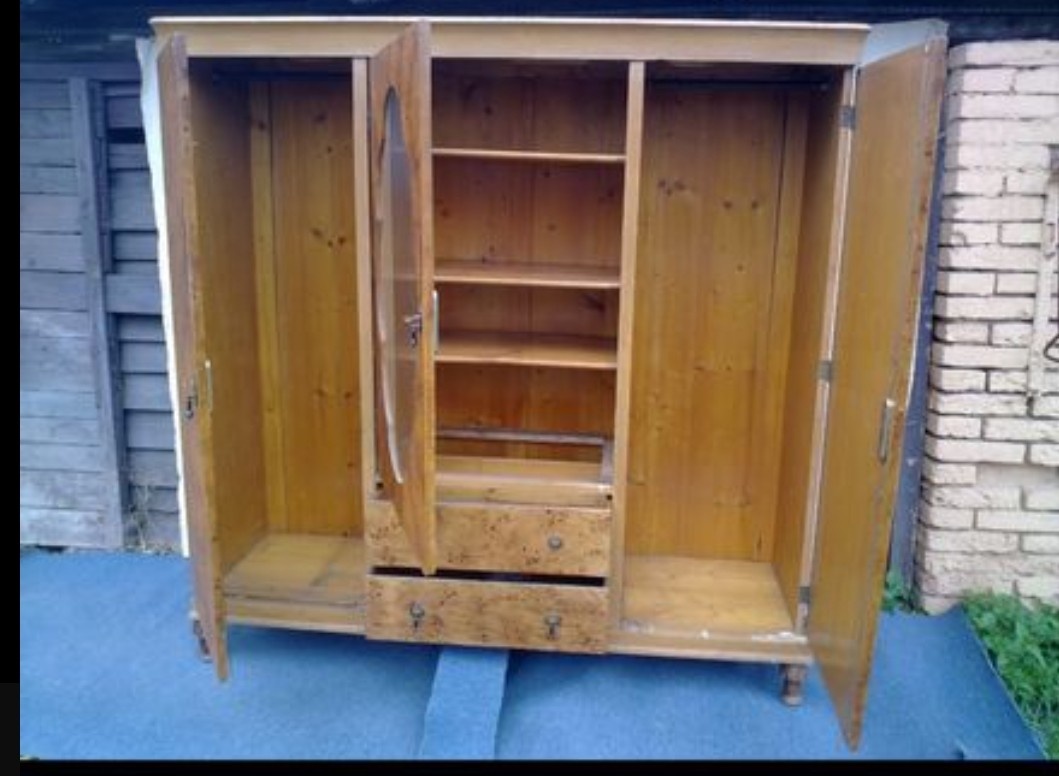 Starožitná skříň - 2