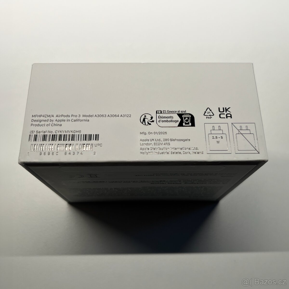 AirPods Pro 3 + Spigen case - 2