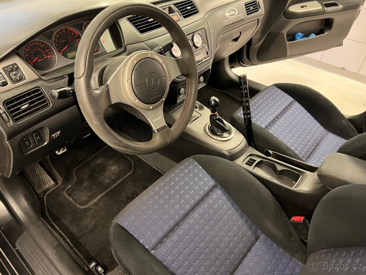 Mitsubishi Lancer Evolution VII - 2