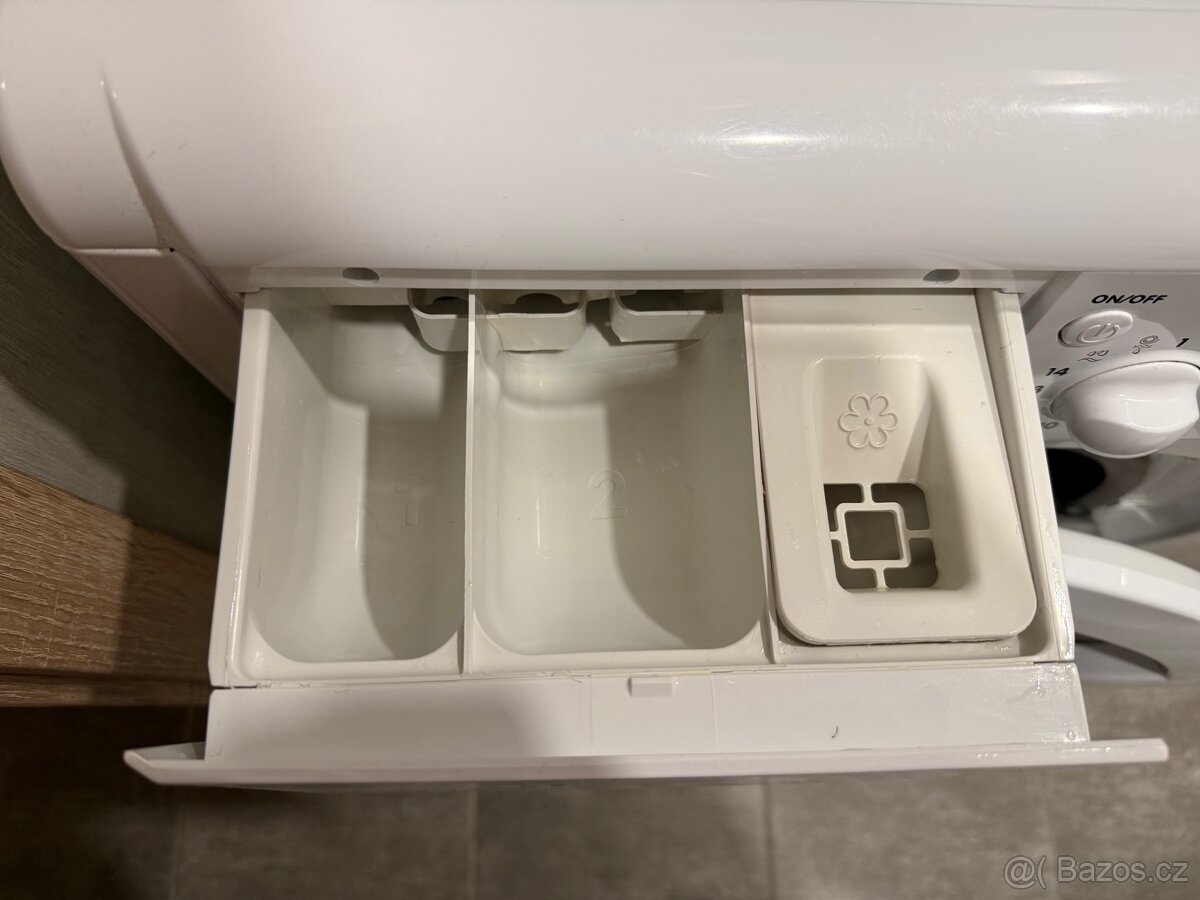Pračka Indesit - 2