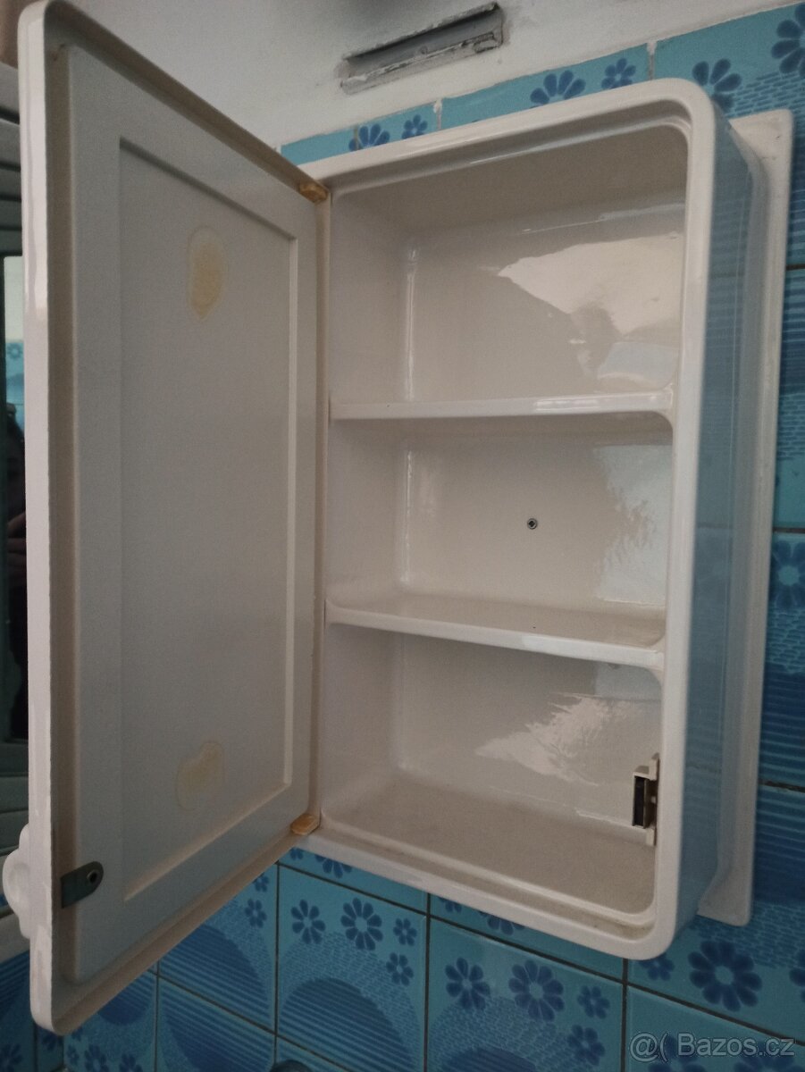 Skříňka do koupelny - 2