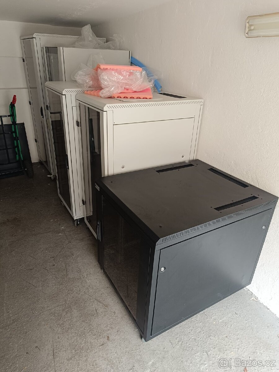 rack, rozvaděč, serverová skříň - 2