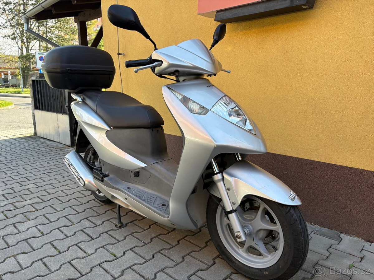 Honda Dylan 150 - 2