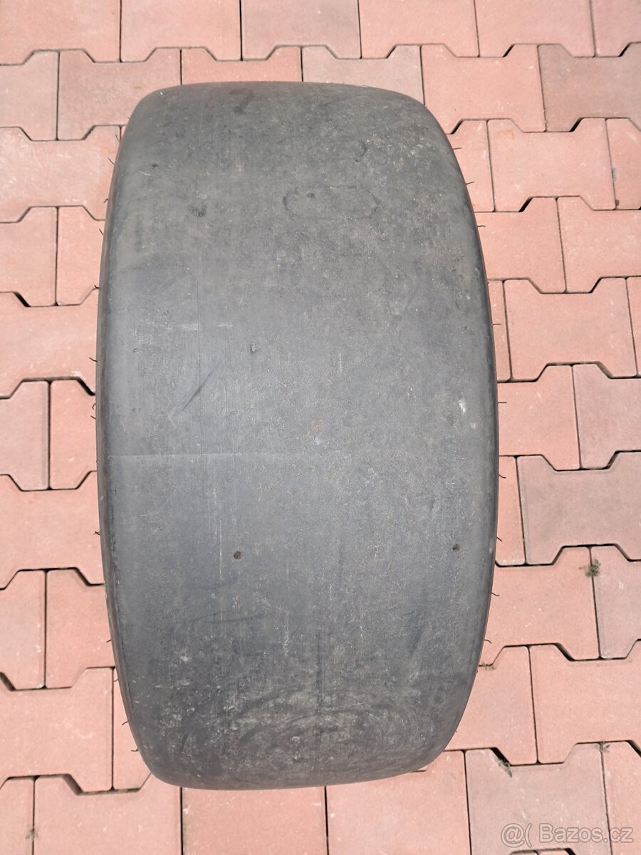Závodní pneu - 2