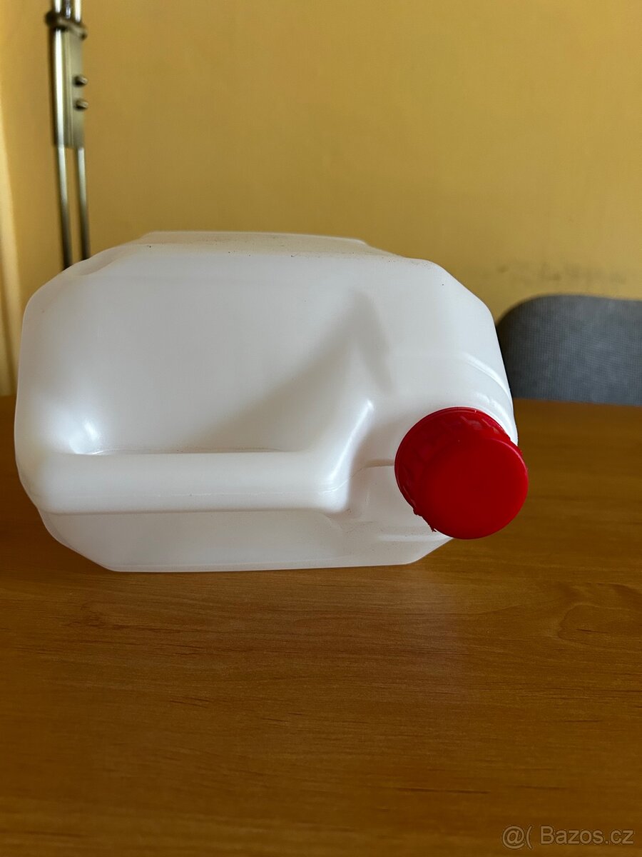 Prodám kanystry 5 a 10 litru - 2