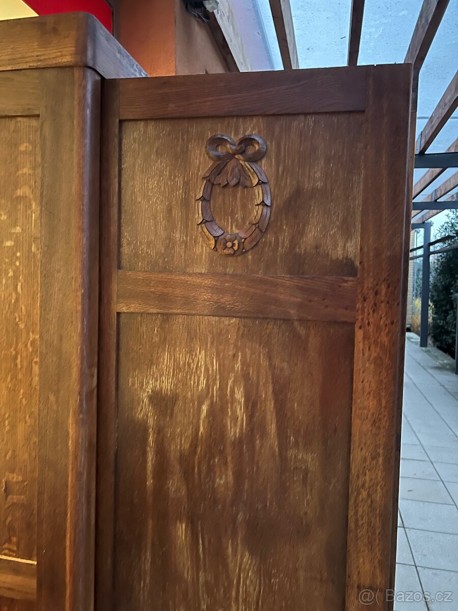 Starožitné skříně - 2