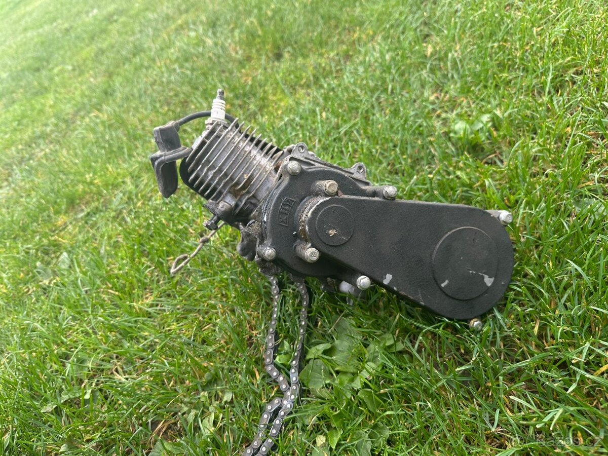 Motor včetně převodovky - 2