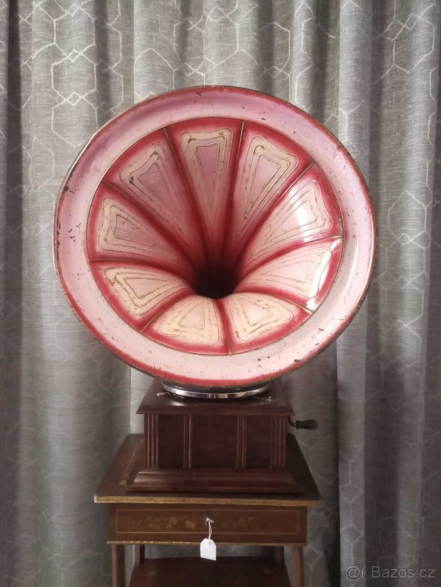 Gramofon s troubou - 2