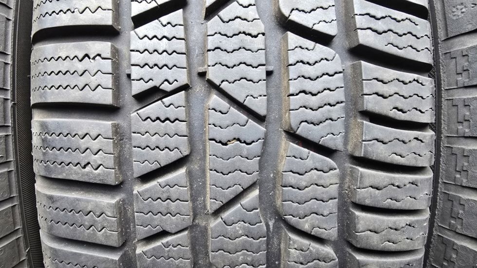 Zimní pneu 205/60/16 Continental - 2