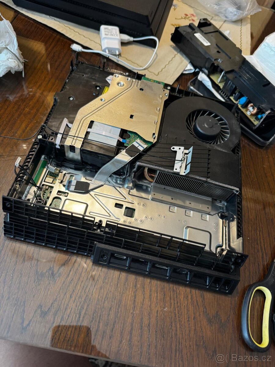 Servis herních konzolí PlayStation 4/5 Xbox Series X/S a One - 2