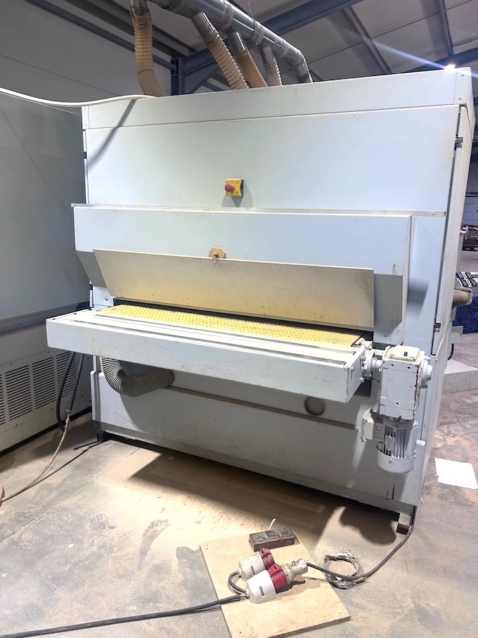 Širokopásová bruska BUTFERING Lucky - 2