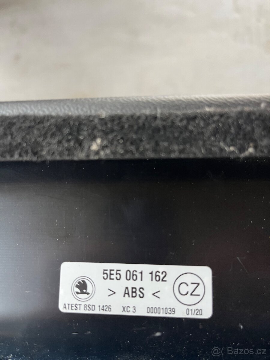 Plastová vana Octavia III. liftback - 2