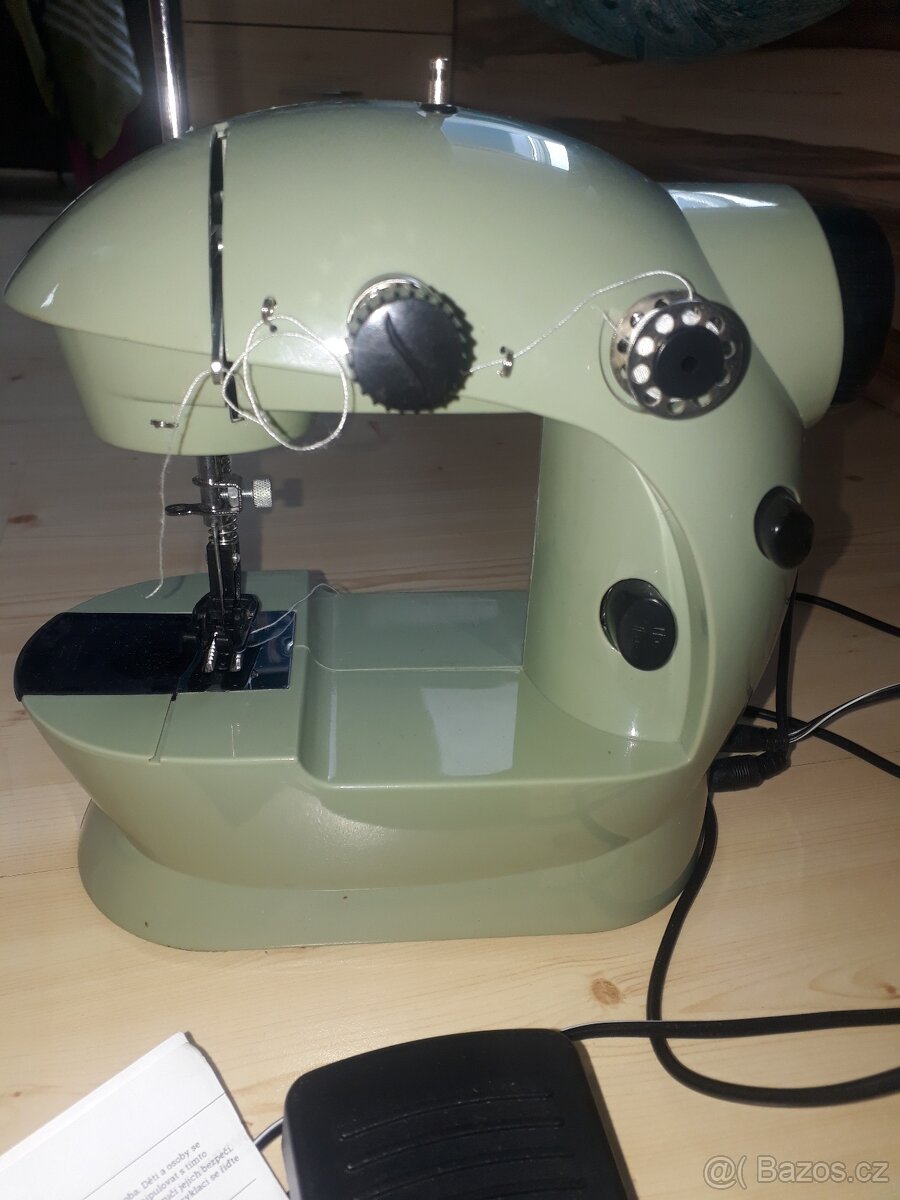 Mini šicí stroj - 2