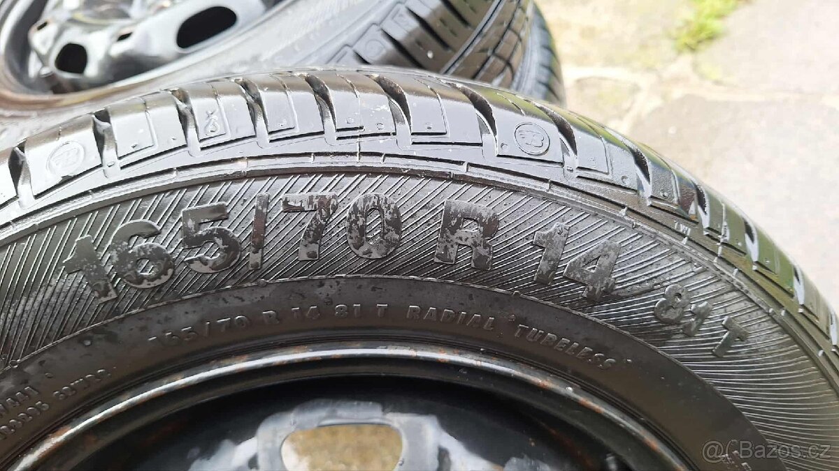 Sada letních pneumatik včetně plechových disků - 2