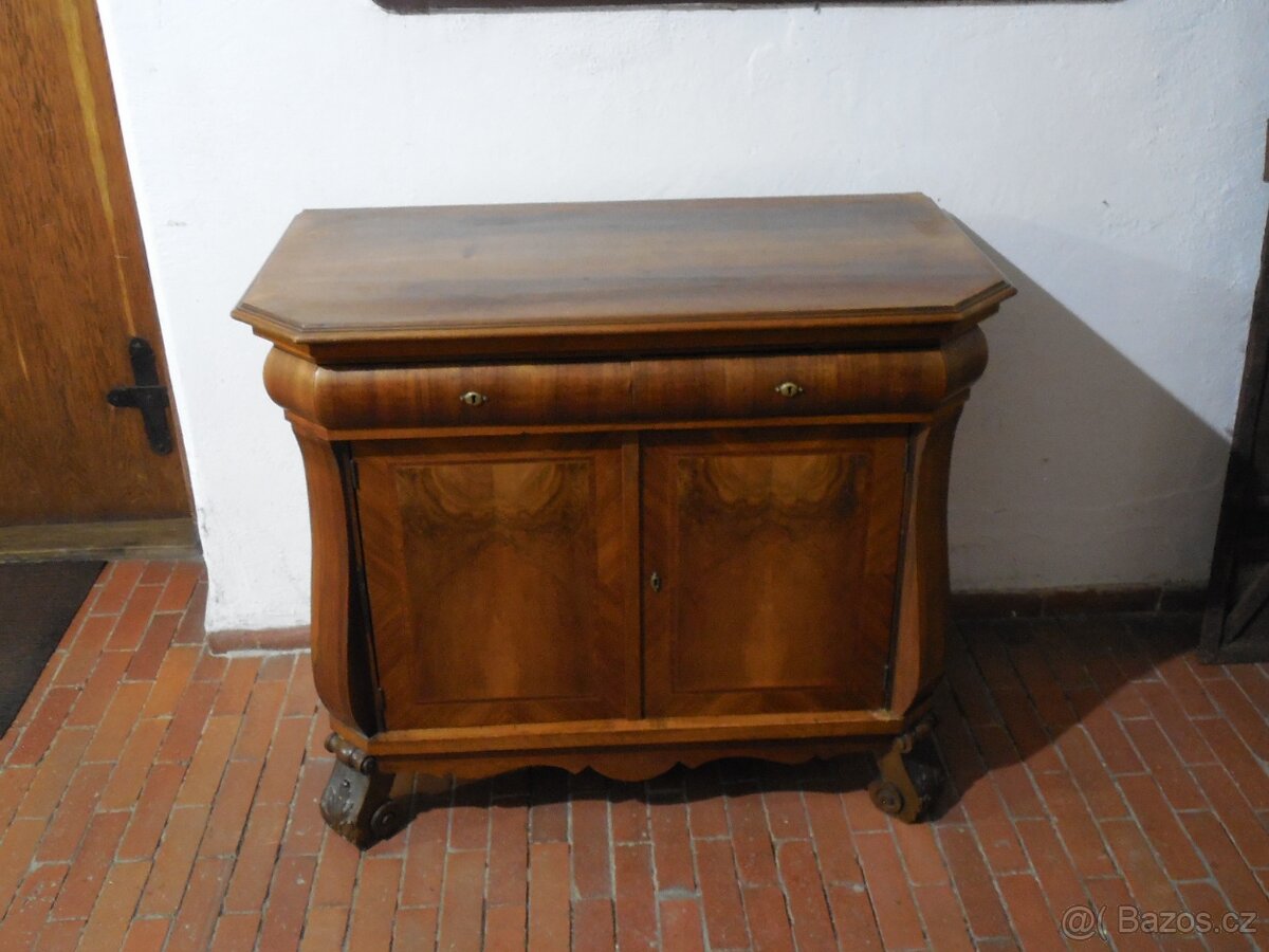 Skříňka komoda - 2