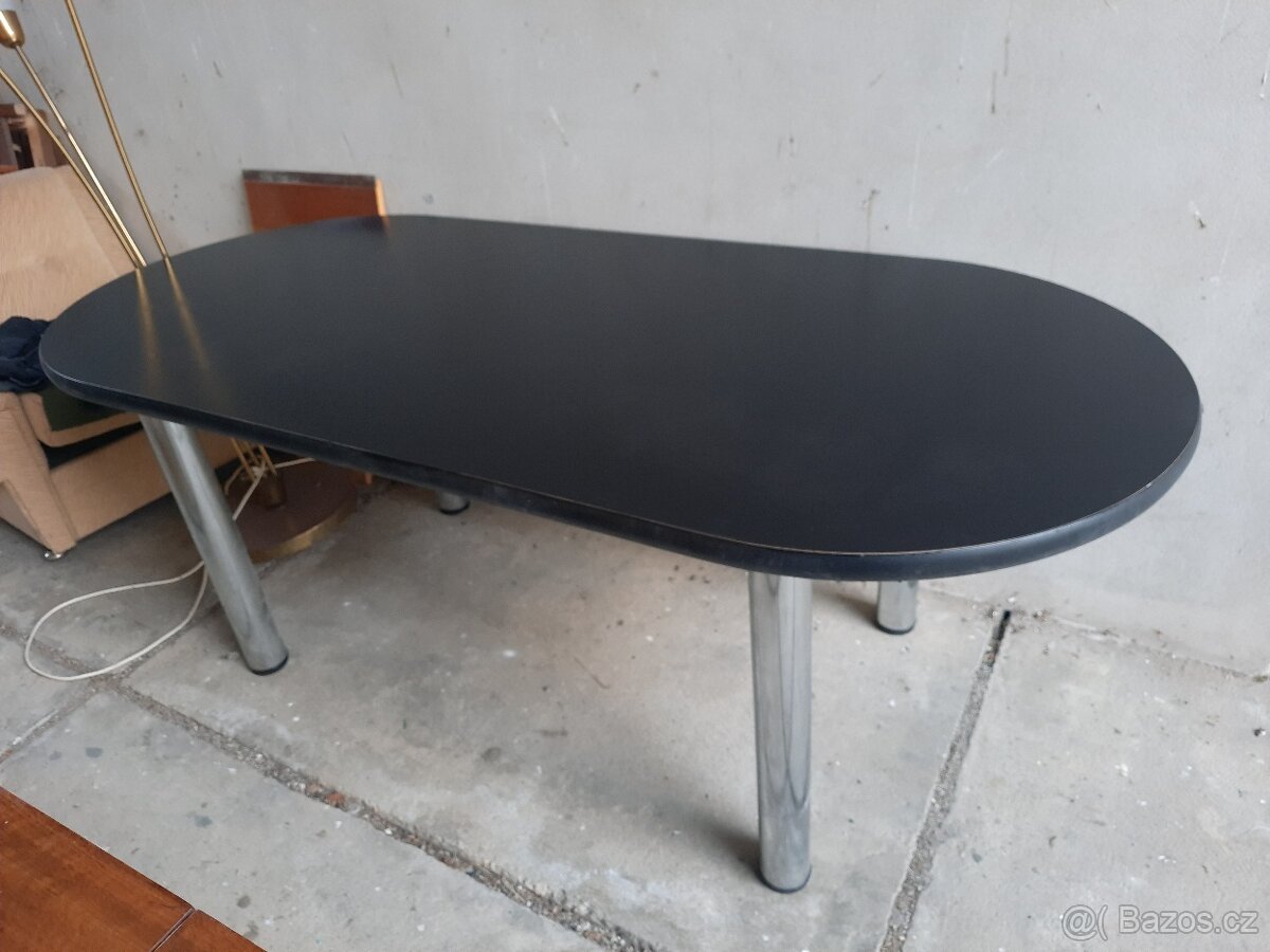 Černý kancelářský stůl - 2