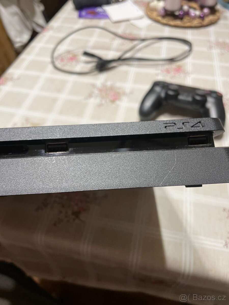 Ps 4 slim - 2