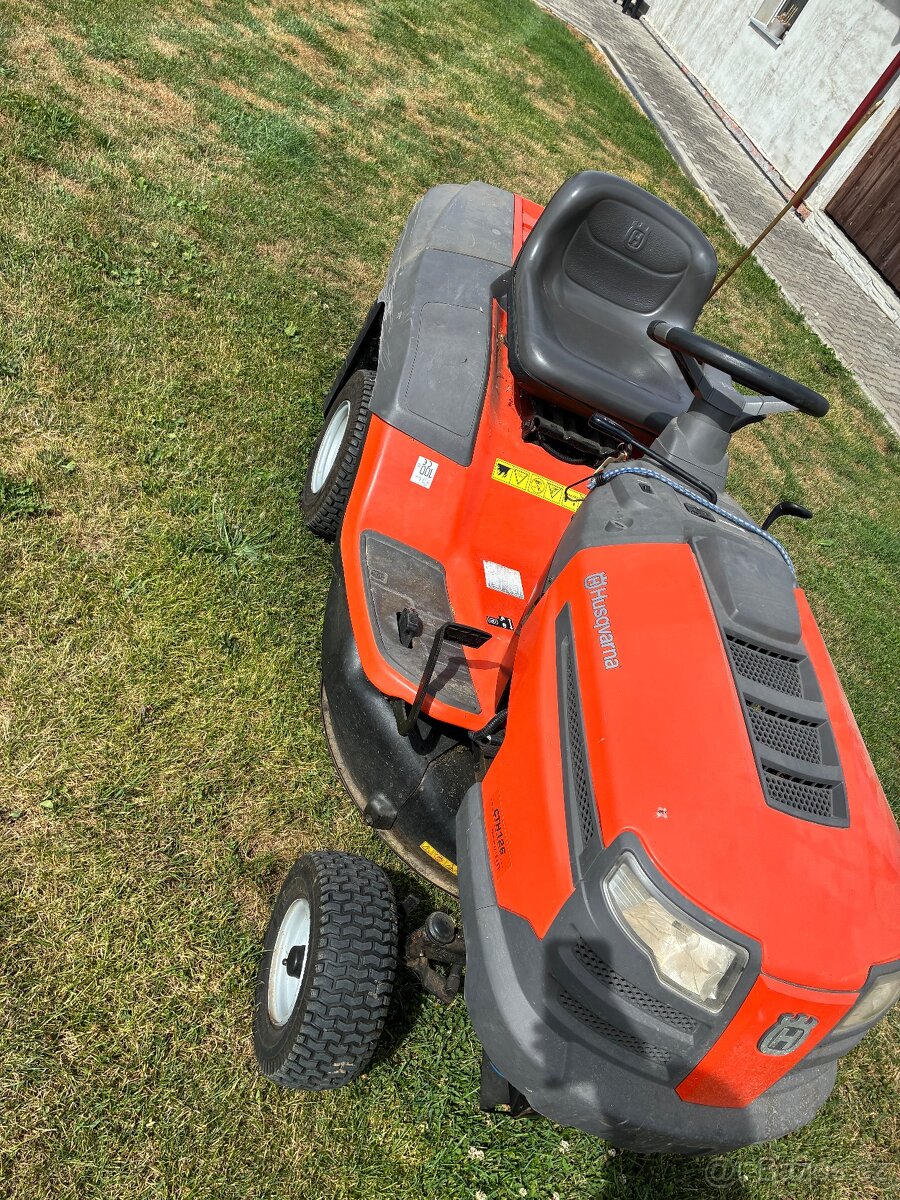Traktůrek Husqvarna cth 126 - 2