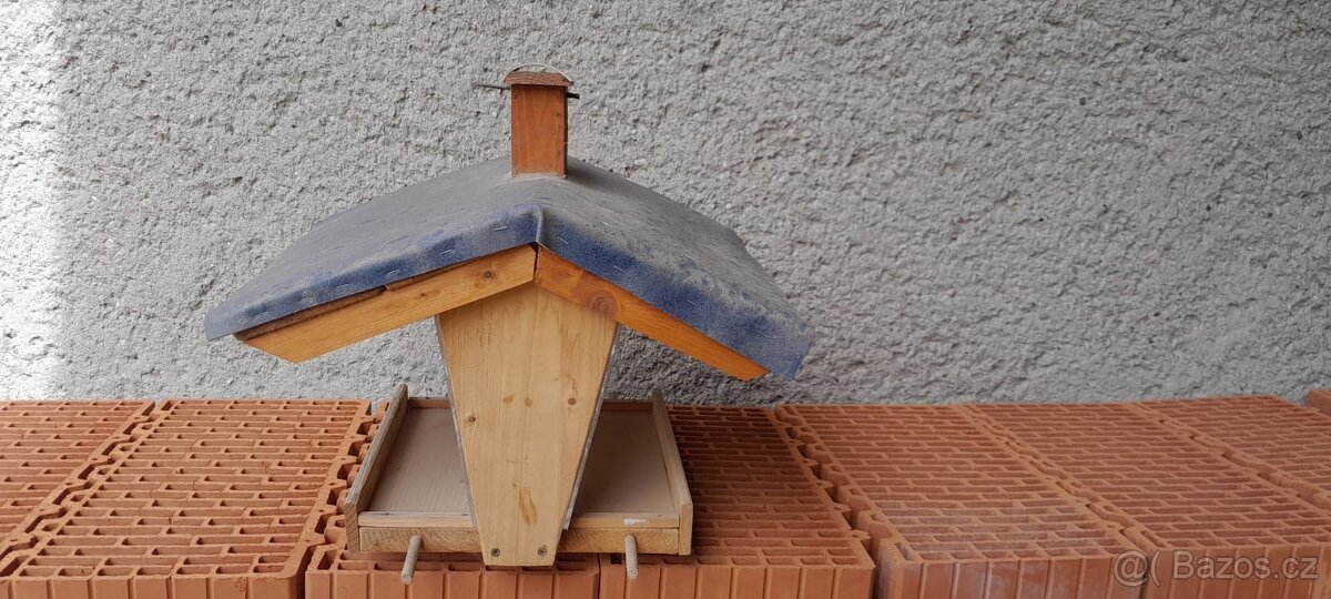 Ptačí krmítko - 2
